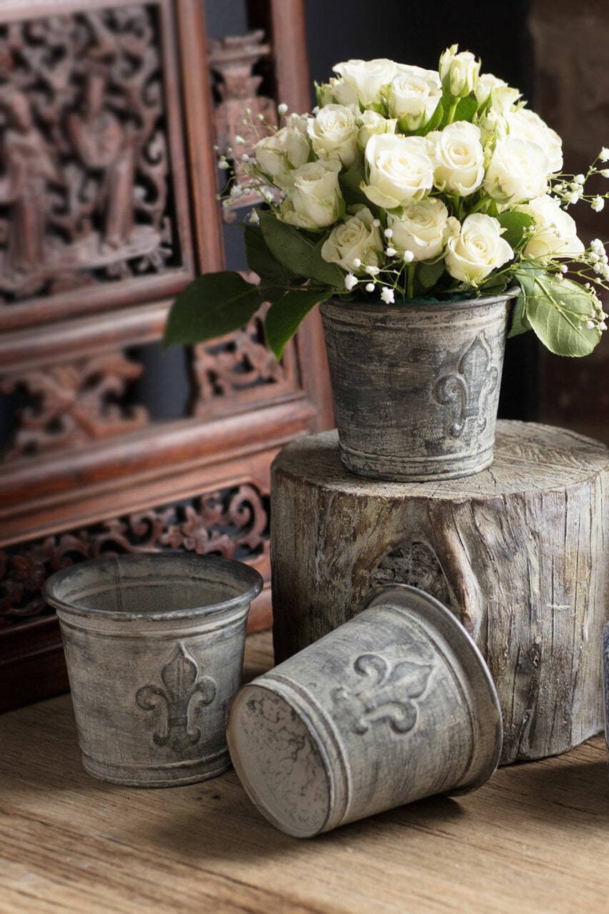 set of 2 Metal and Zinc Finish Fleur de Lis Flower Pot
